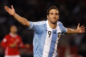 九游官网pc-全球车迷狂欢：不同国家的赛场习俗，国外赛车场地