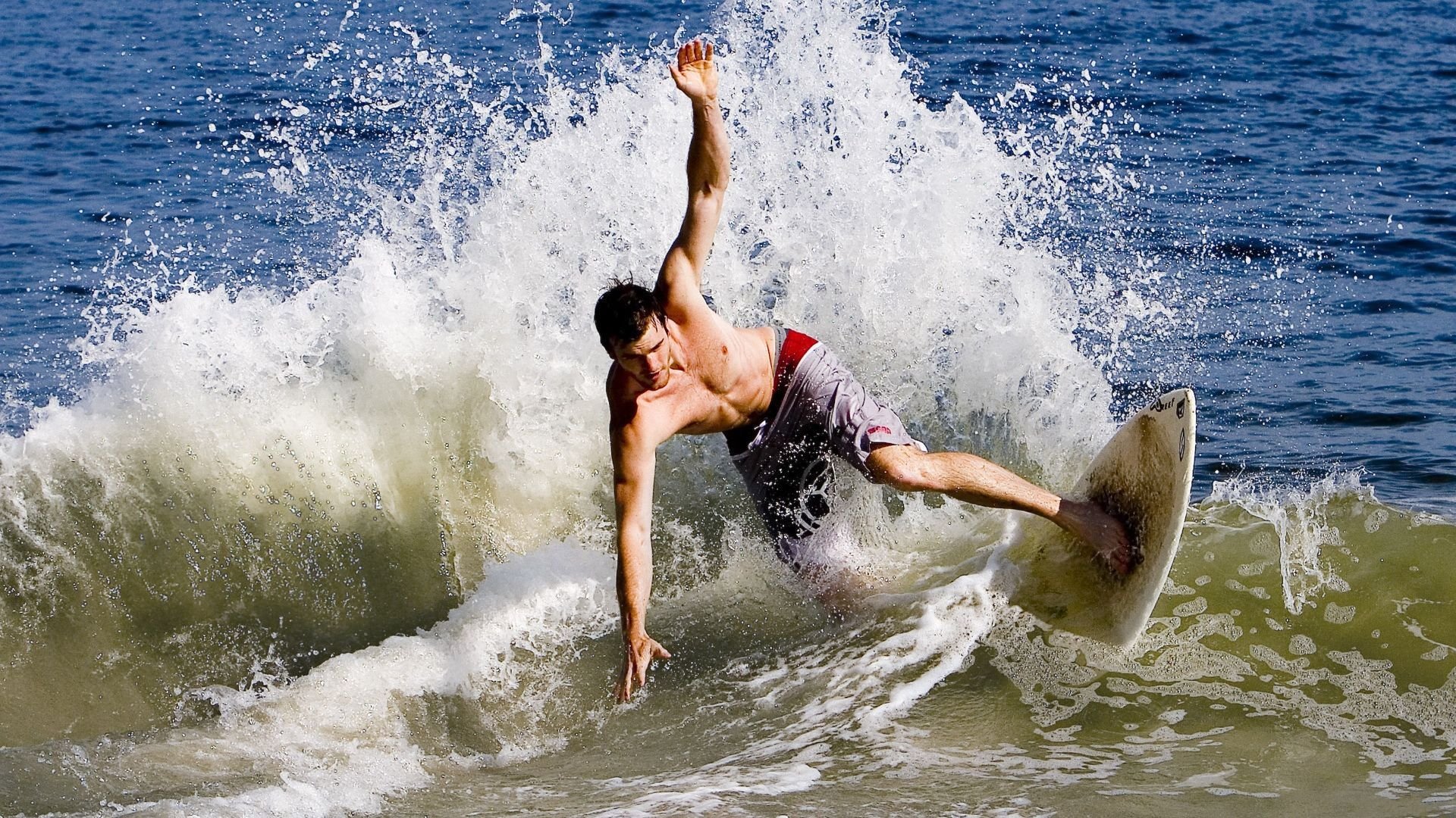 德甲新星不断涌现,成为球队的中流砥柱,德甲新人
