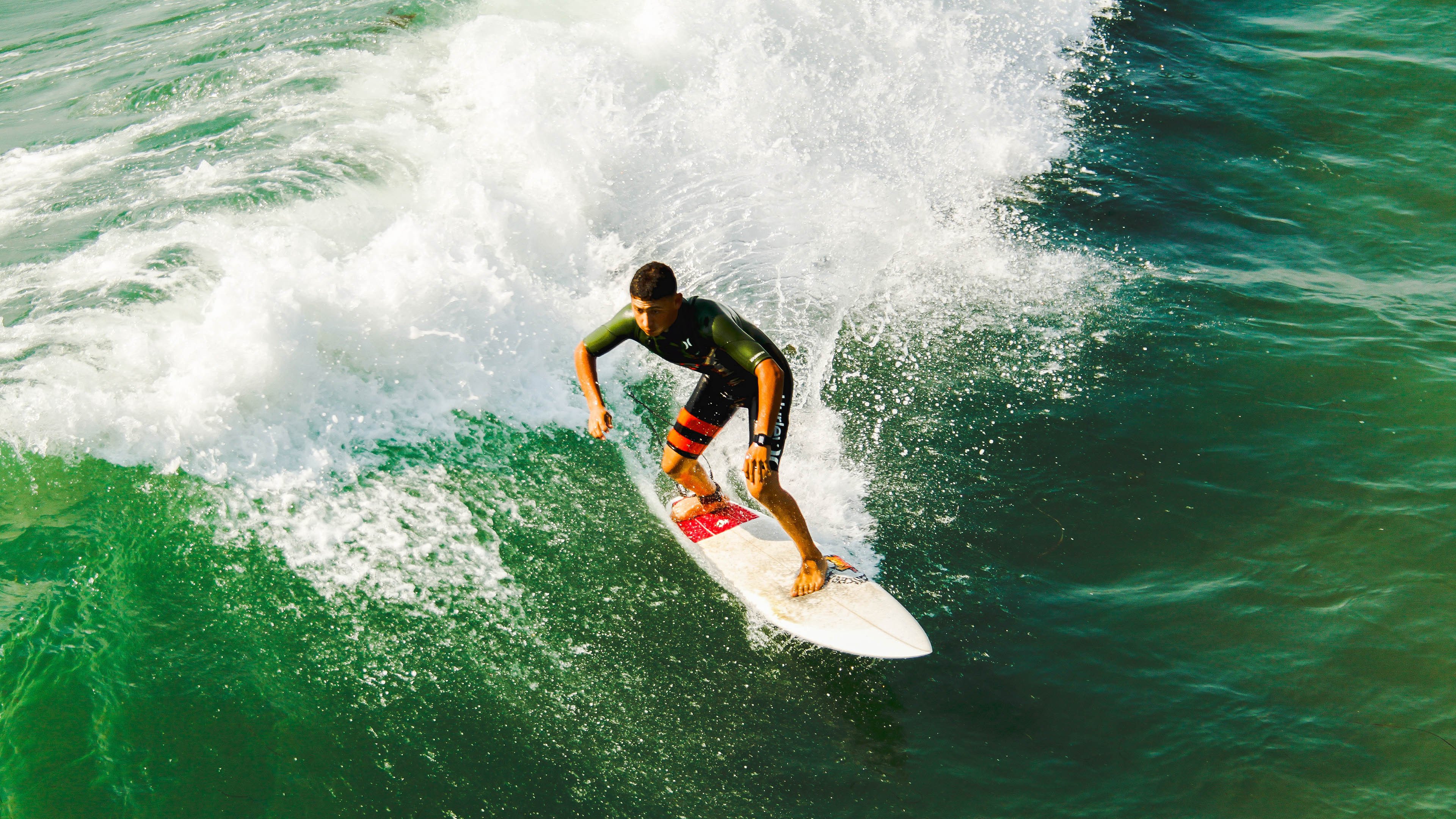 跨境战队联手训练营：推动国际电竞文化交流深度融合，跨境赛道